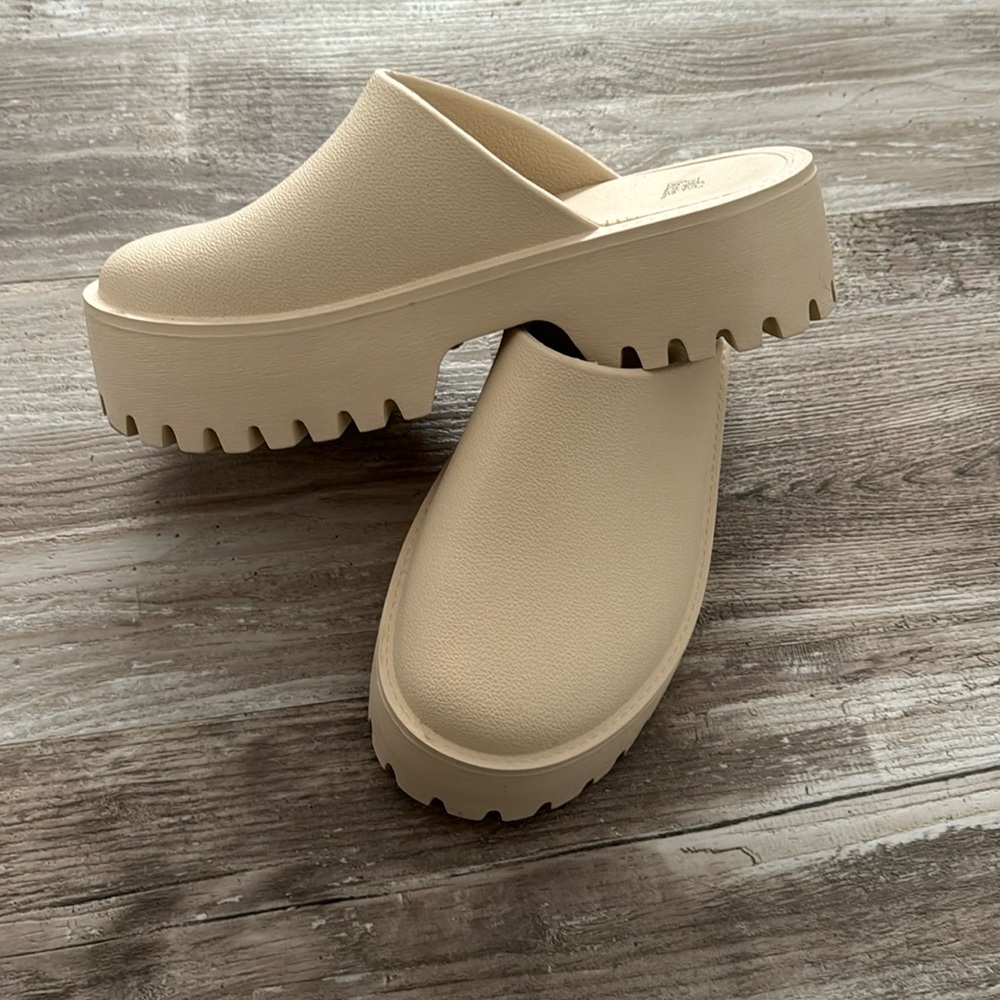 Vanilla color clog